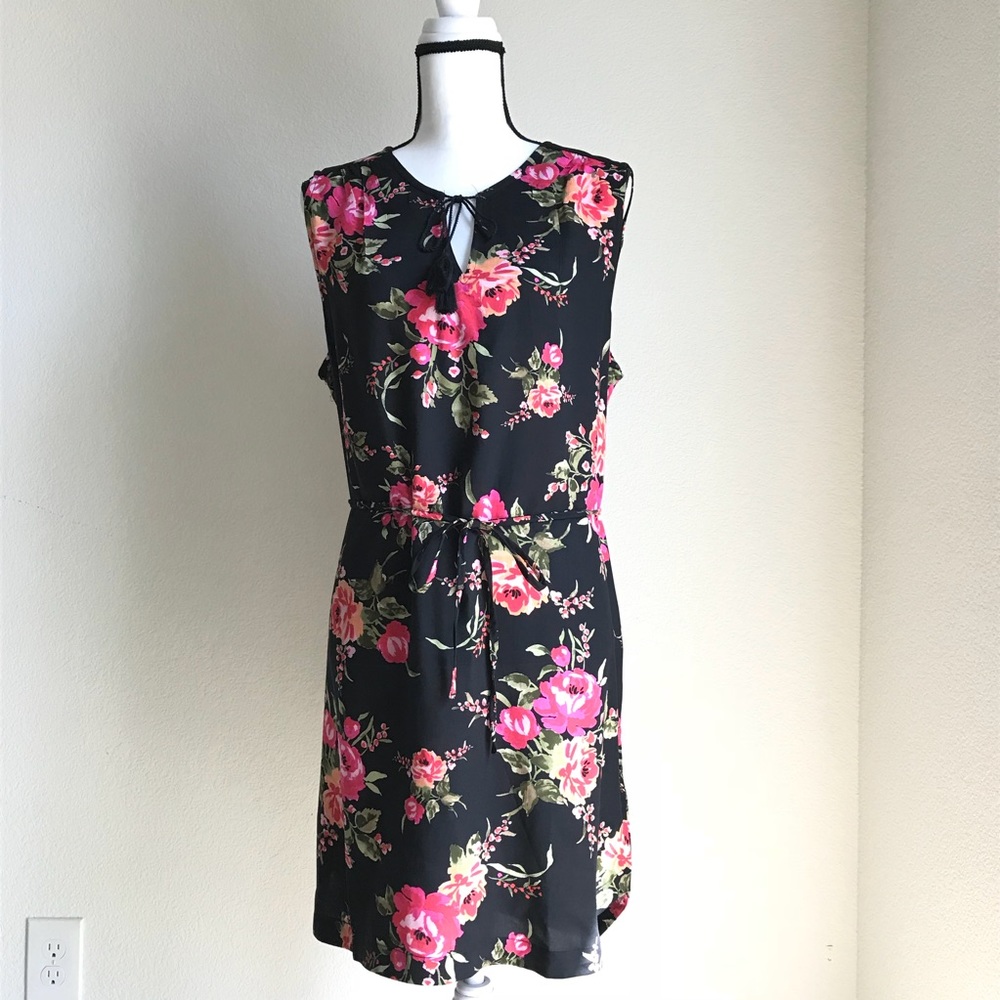 NWT Beach lunch lounge floral dress